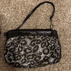 Small wristlet